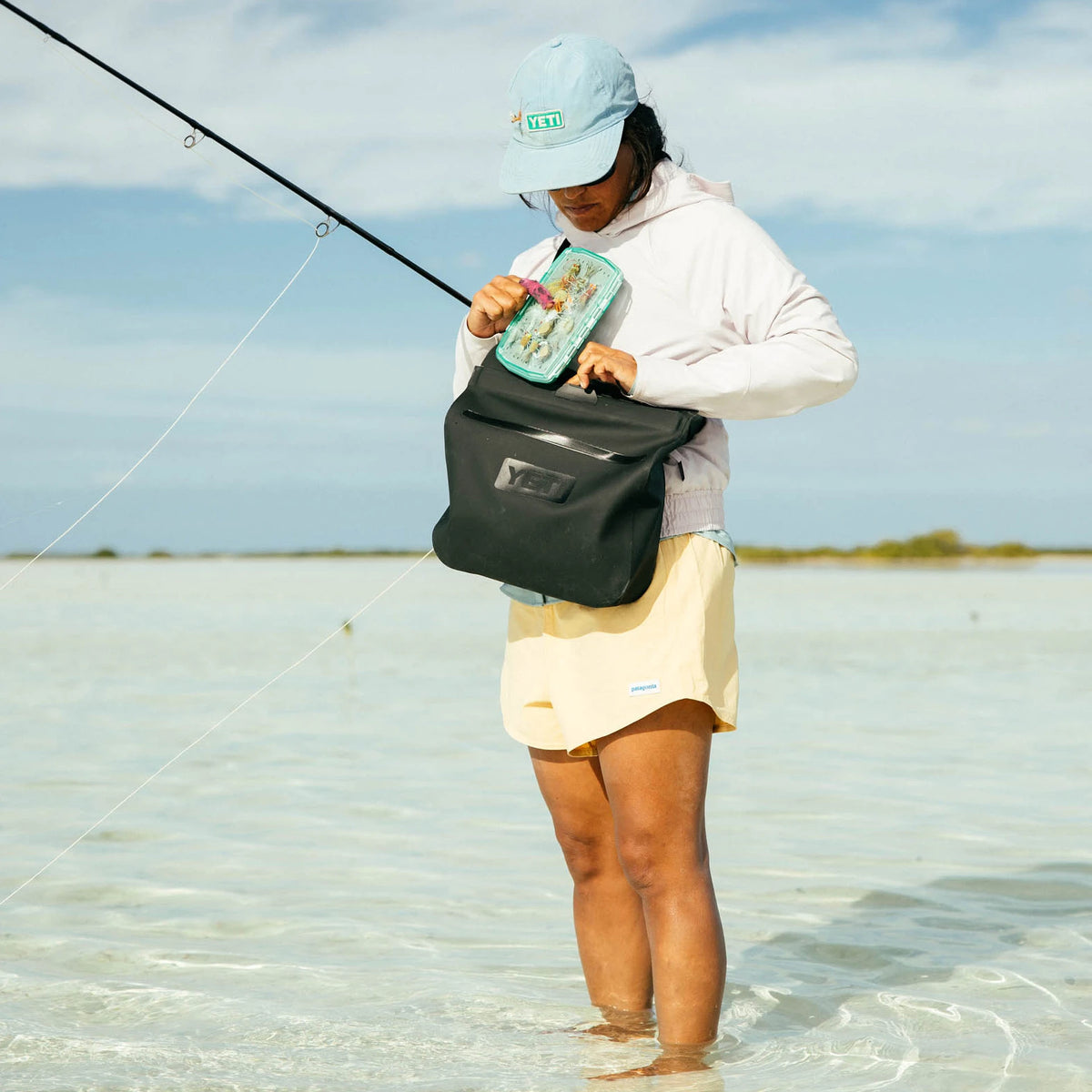 6L Waterproof Gear Case - US 9852